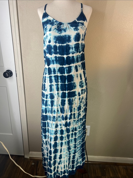 ehiuelur Dresses & Skirts - Blue Tie-Dye Spaghetti Strap Maxi Dress